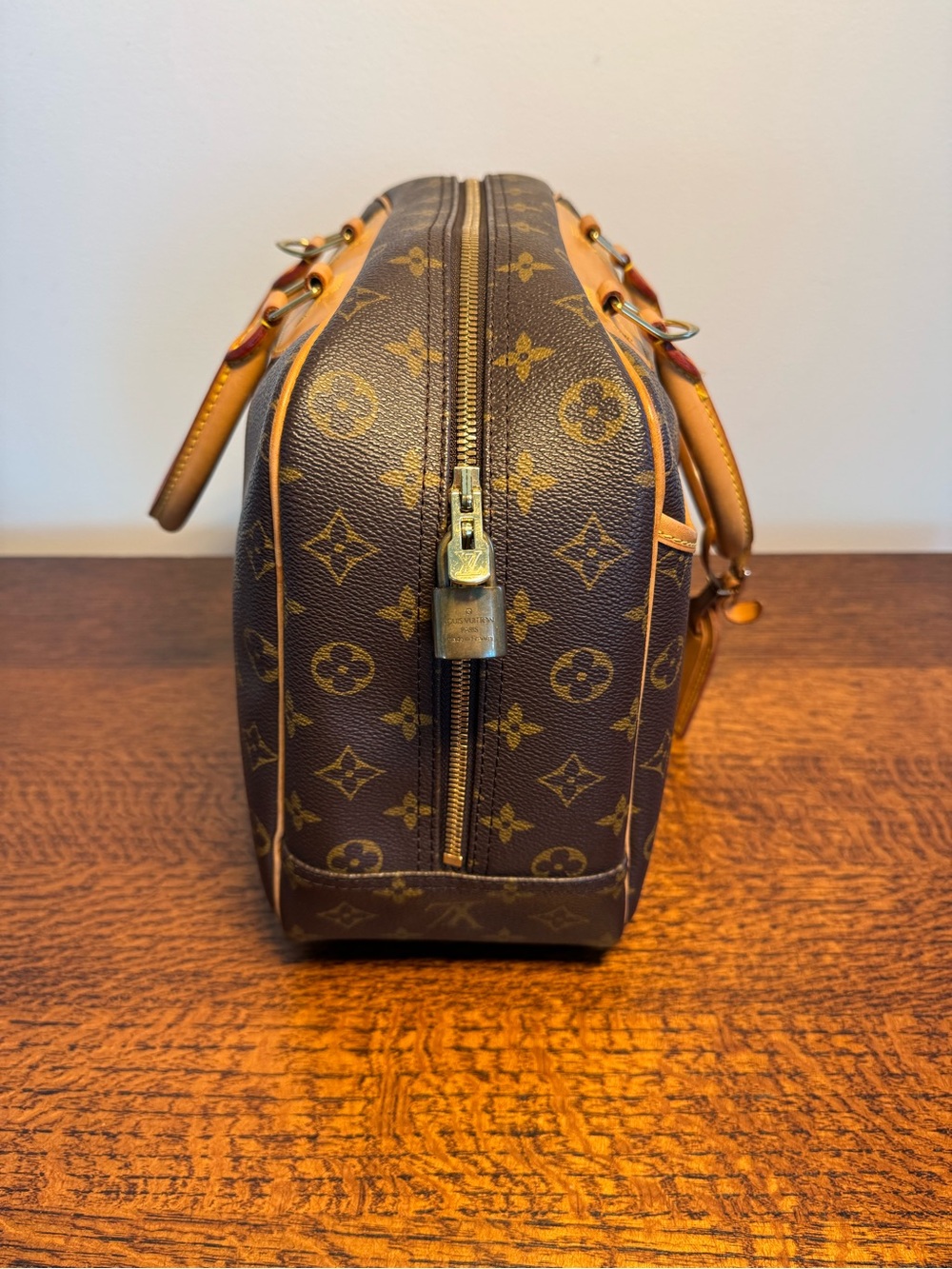 Louis Vuitton Vintage Deauville Monogram Bag with COA - Picture 4 of 16